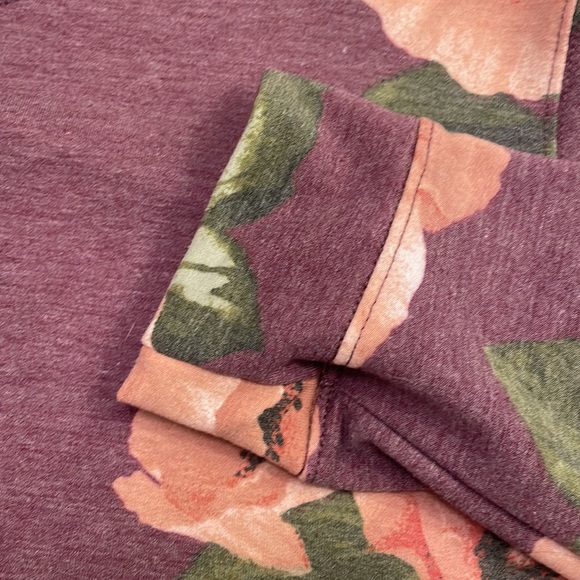 Agnes & Dora Cropped Long Sleeve Brushed Floral Top - Picture 3 of 4